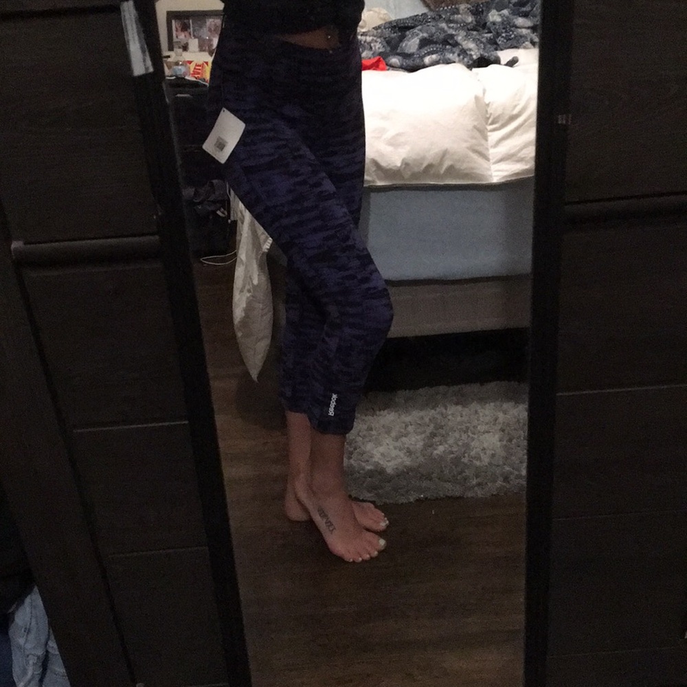 Black and purple cropped leggings